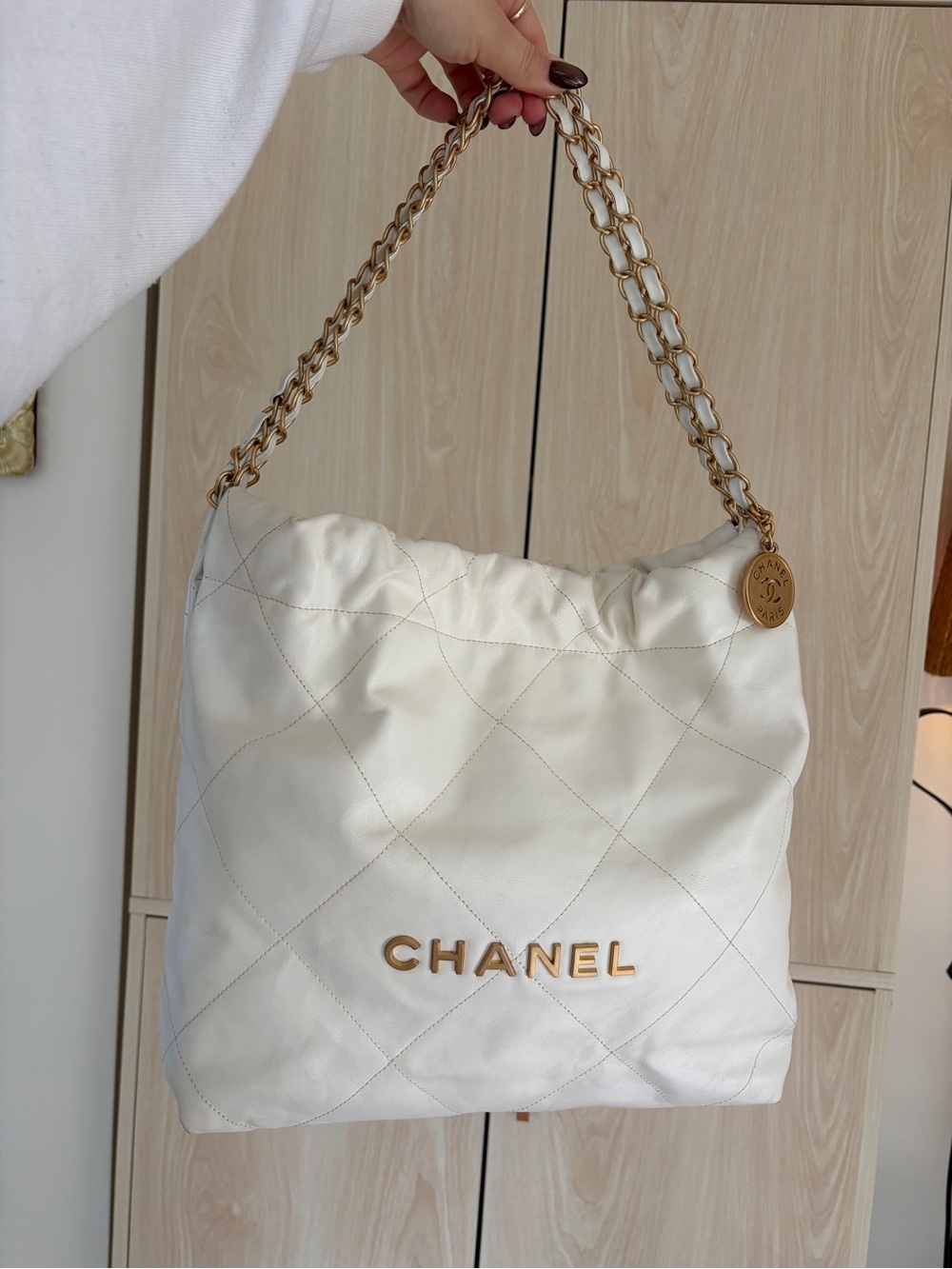 White 22 Leather Shoulder Bag